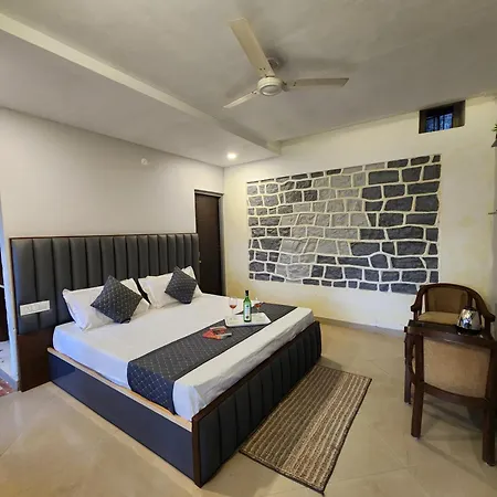 Pine Valley Resort Kasauli Exterior photo