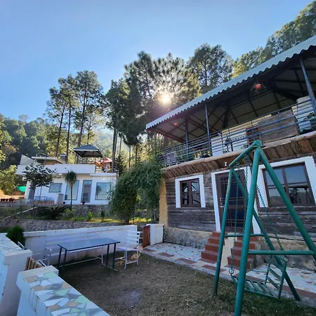 Pine Valley Resort Kasauli Exterior photo