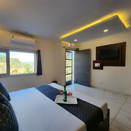 Pine Valley Resort Kasauli Exterior photo