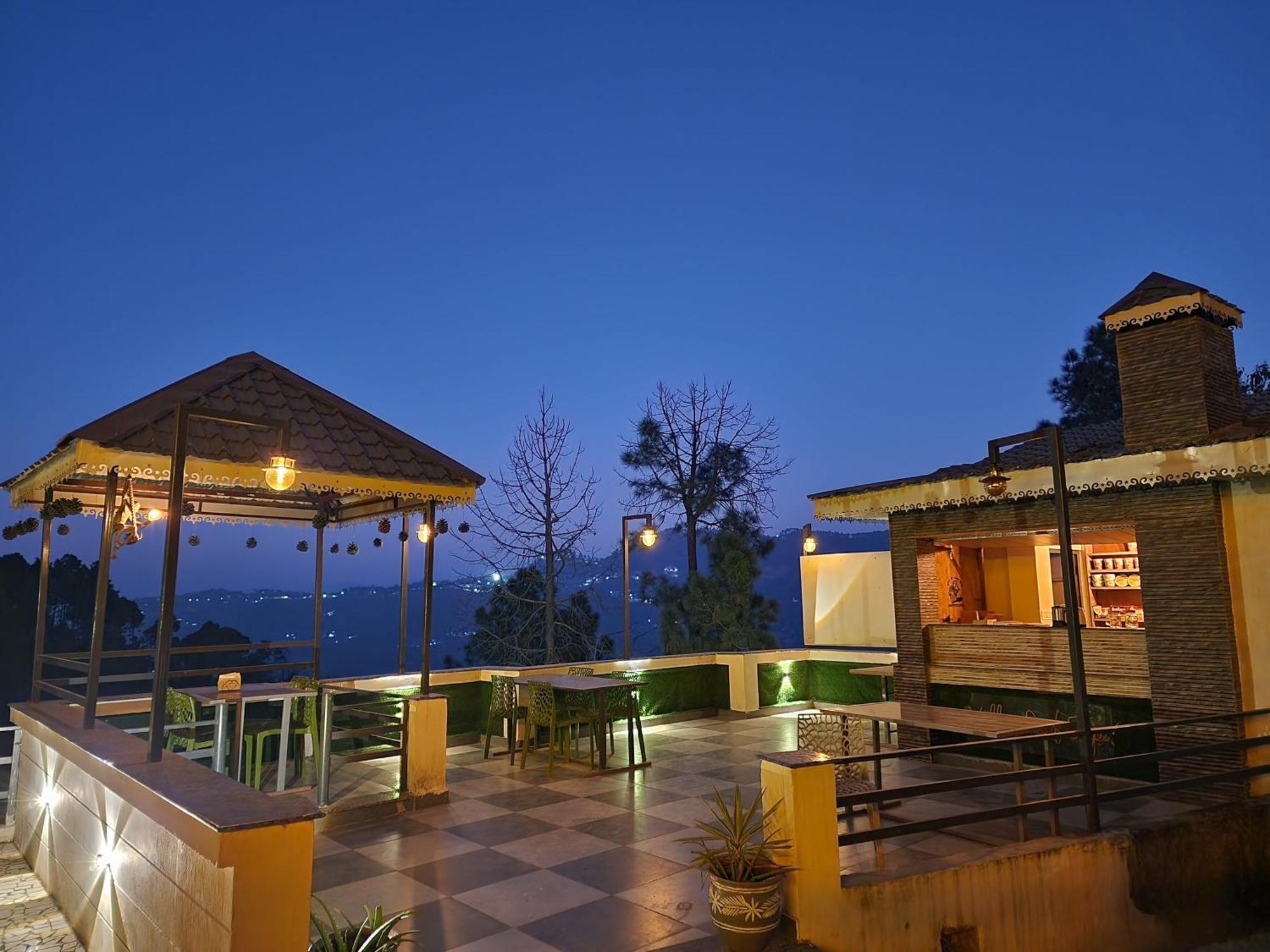 Campsite Pine Valley Kasauli